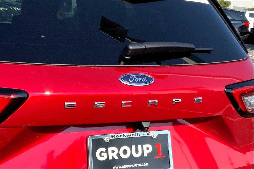 new 2025 Ford Escape car, priced at $33,690