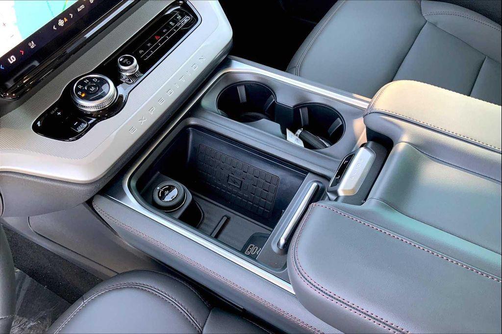 new 2025 Ford Expedition Max car, priced at $73,340