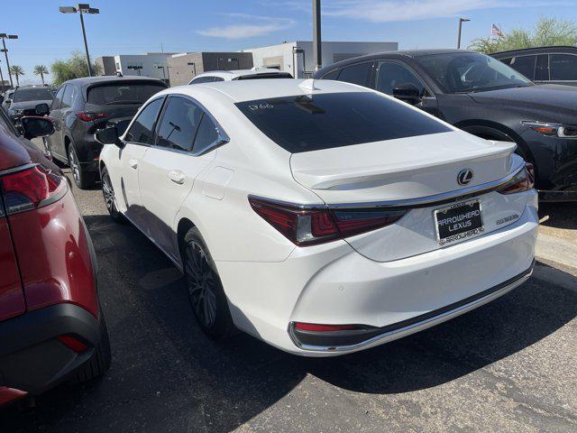used 2019 Lexus ES 300h car, priced at $31,409