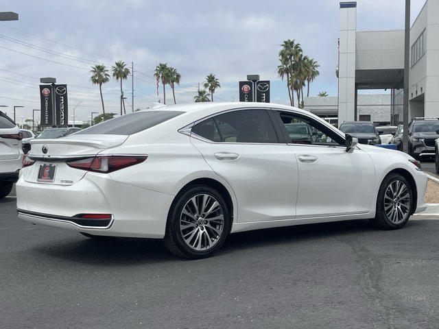 used 2019 Lexus ES 300h car, priced at $29,988