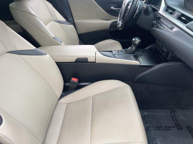 used 2019 Lexus ES 300h car, priced at $29,988