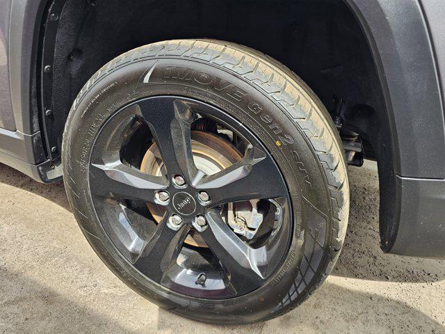 used 2023 Jeep Grand Cherokee L car, priced at $27,603