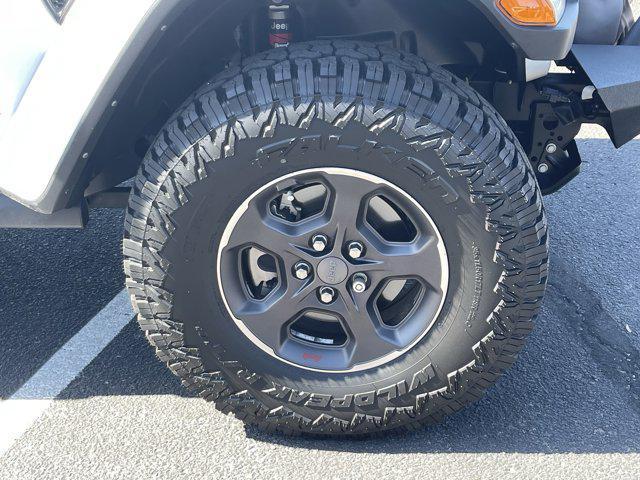 used 2021 Jeep Gladiator car, priced at $32,135