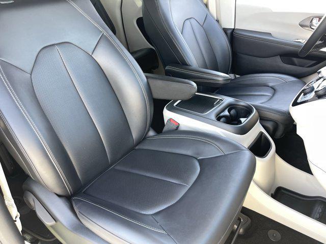 used 2024 Chrysler Pacifica car, priced at $27,635
