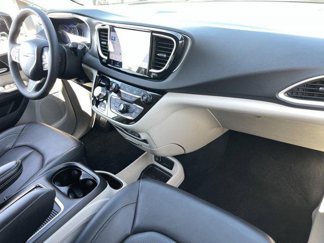 used 2024 Chrysler Pacifica car, priced at $27,635