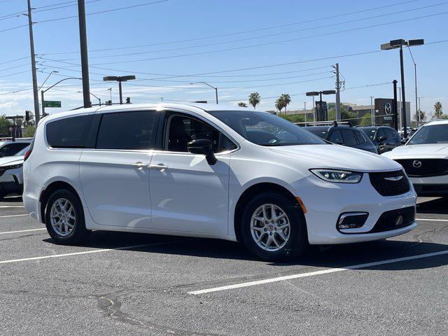used 2024 Chrysler Pacifica car, priced at $27,635