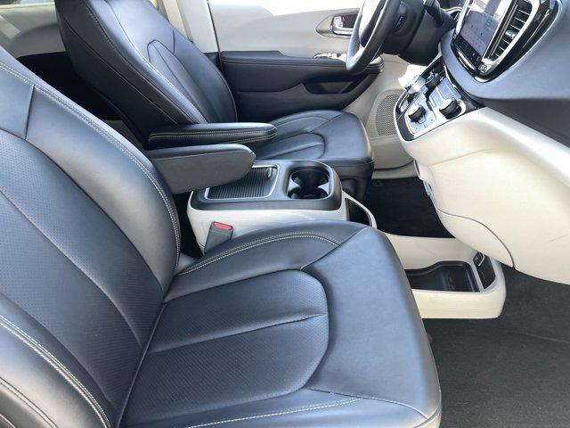 used 2024 Chrysler Pacifica car, priced at $27,635
