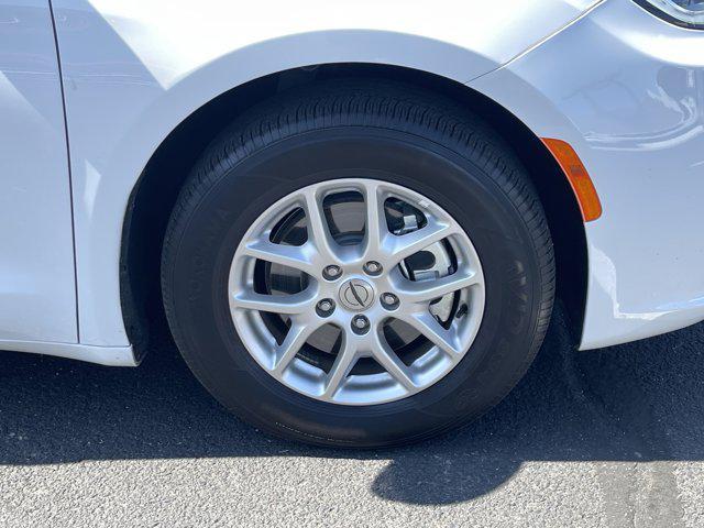 used 2024 Chrysler Pacifica car, priced at $27,635