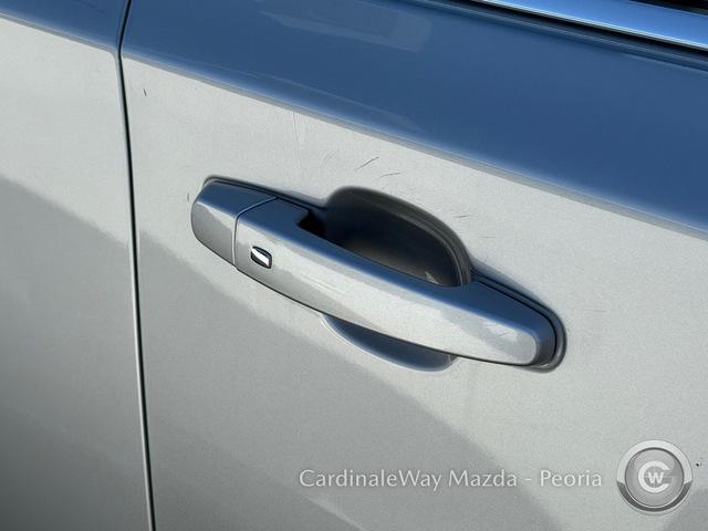 used 2021 Chevrolet Traverse car, priced at $23,536