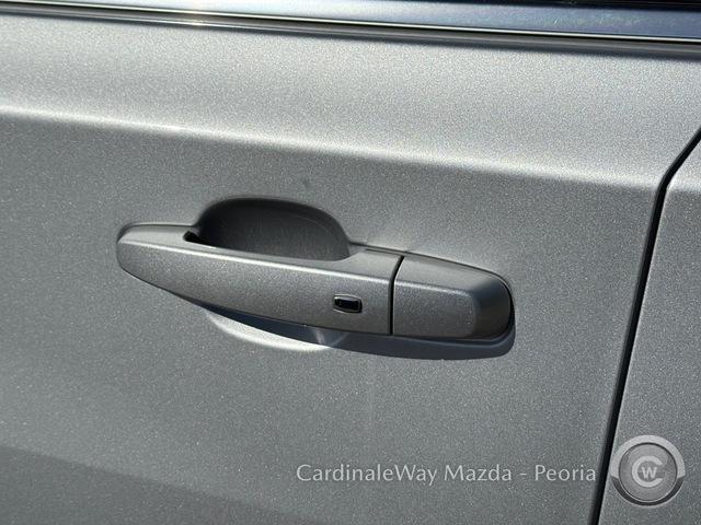 used 2021 Chevrolet Traverse car, priced at $23,536