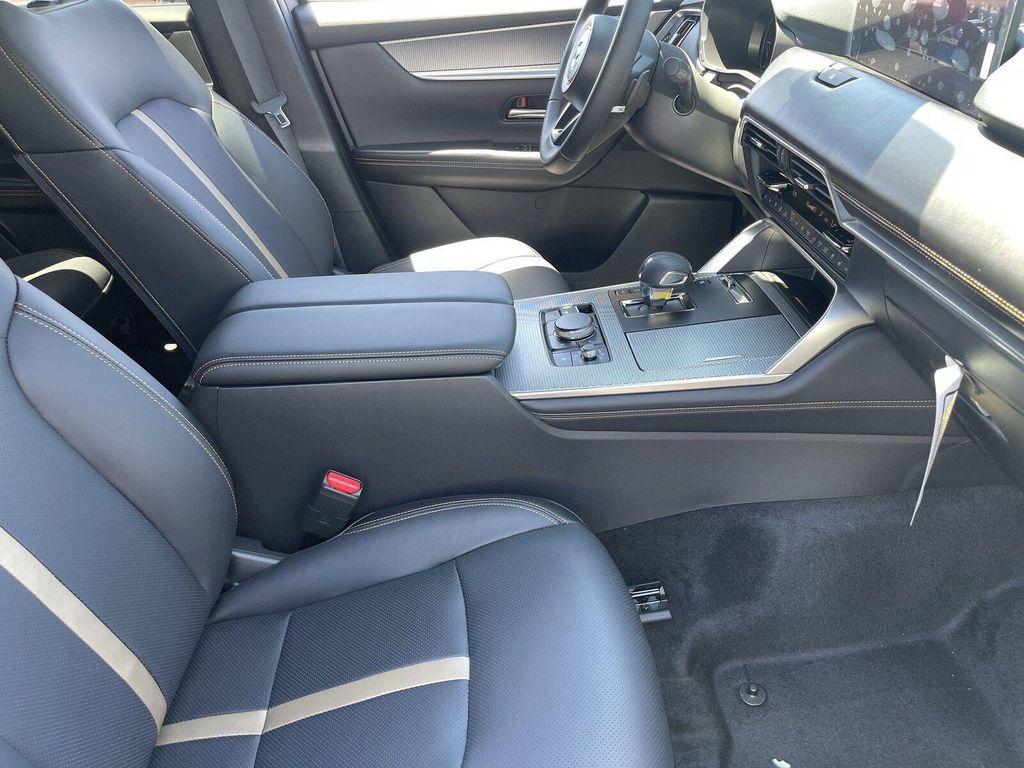 new 2025 Mazda CX-70 PHEV car, priced at $50,615