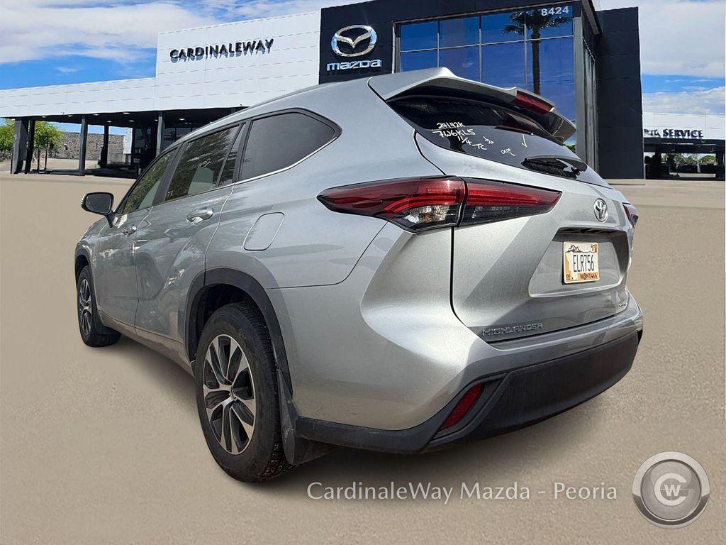 used 2024 Toyota Highlander car