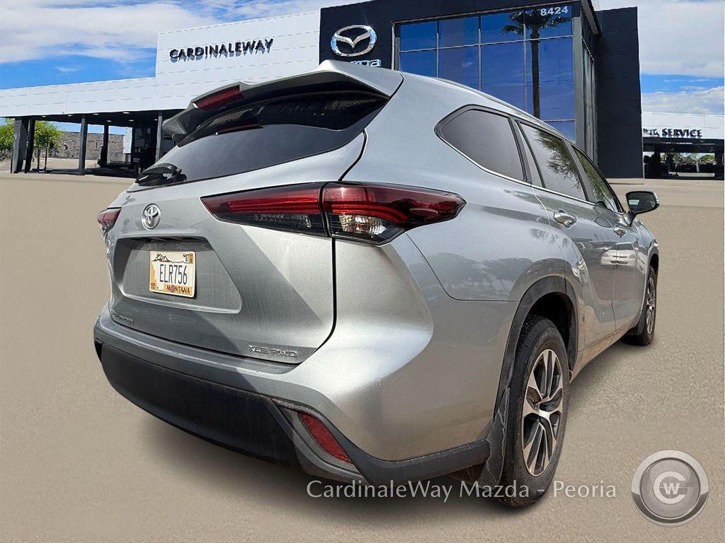 used 2024 Toyota Highlander car