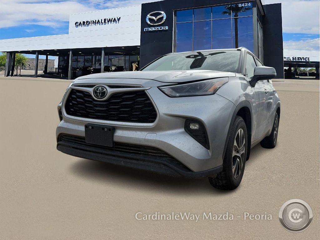 used 2024 Toyota Highlander car