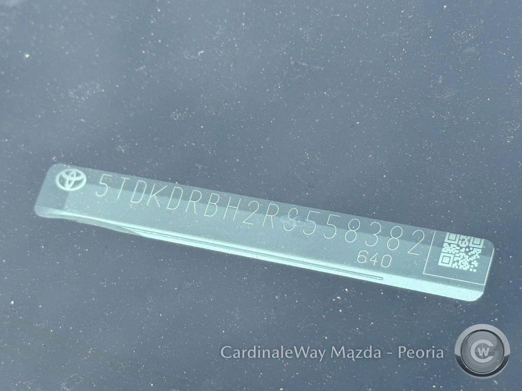 used 2024 Toyota Highlander car