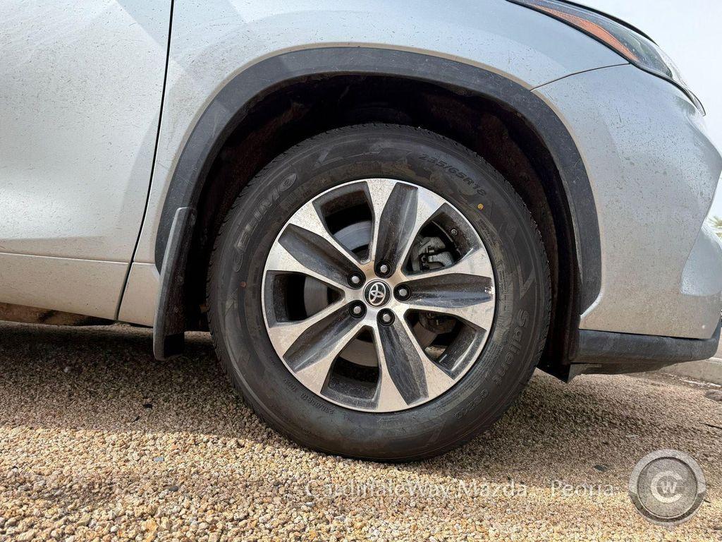 used 2024 Toyota Highlander car