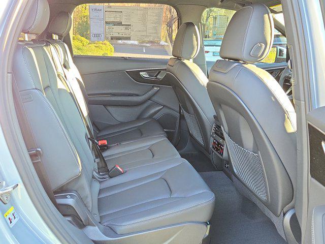 new 2025 Audi Q7 car, priced at $71,670