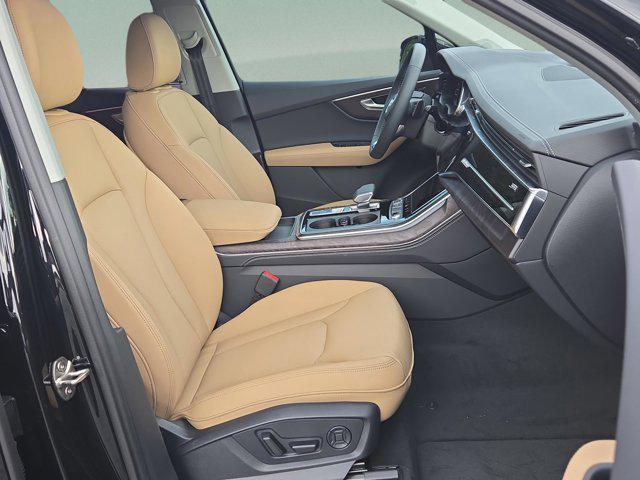 new 2025 Audi Q7 car, priced at $68,395