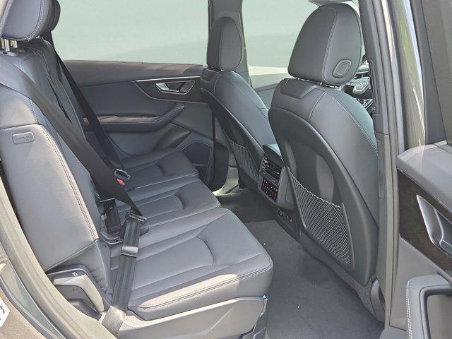 new 2025 Audi Q7 car, priced at $67,166