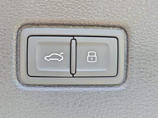new 2025 Audi Q7 car, priced at $67,166