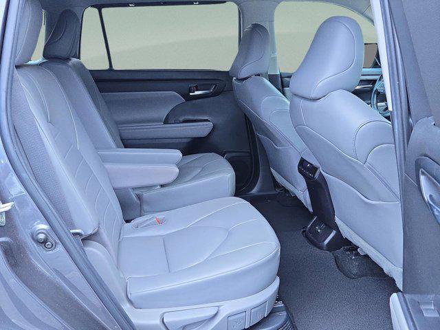 used 2023 Toyota Highlander Hybrid car, priced at $32,591