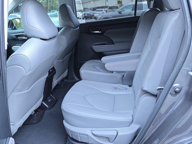 used 2023 Toyota Highlander Hybrid car, priced at $32,991