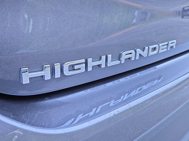 used 2023 Toyota Highlander Hybrid car, priced at $32,991