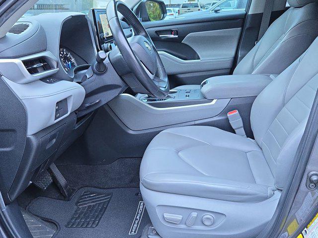 used 2023 Toyota Highlander Hybrid car, priced at $32,991