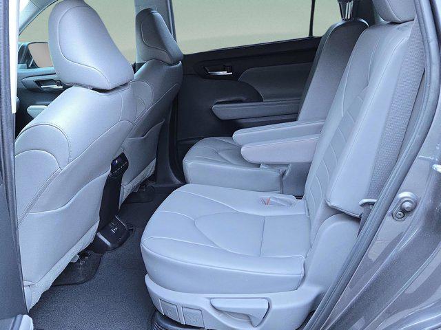 used 2023 Toyota Highlander Hybrid car, priced at $32,591
