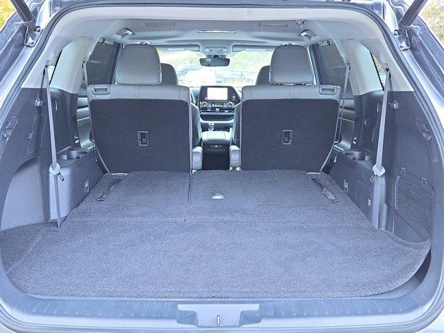 used 2023 Toyota Highlander Hybrid car, priced at $32,991