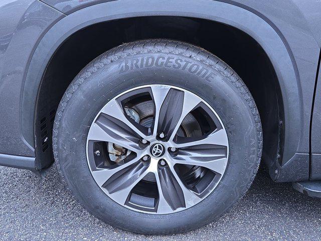 used 2023 Toyota Highlander Hybrid car, priced at $32,991
