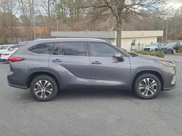 used 2021 Toyota Highlander car, priced at $32,991