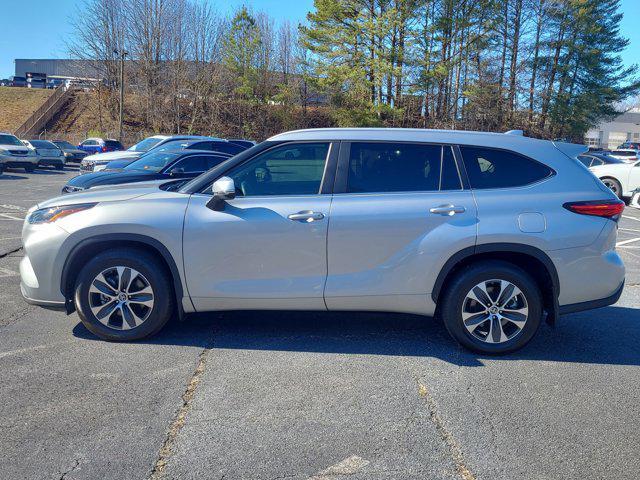 used 2023 Toyota Highlander car, priced at $37,991