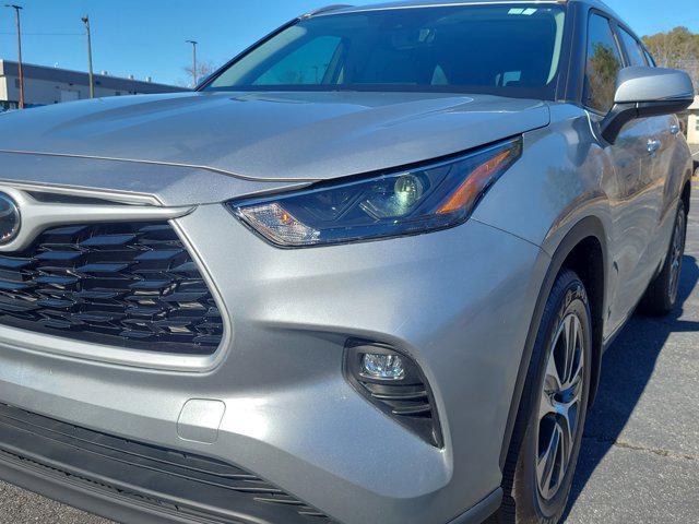 used 2023 Toyota Highlander car, priced at $37,991