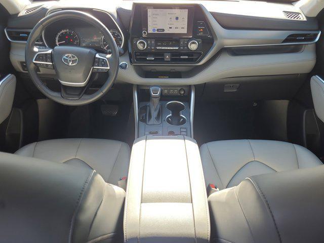 used 2023 Toyota Highlander car, priced at $37,991