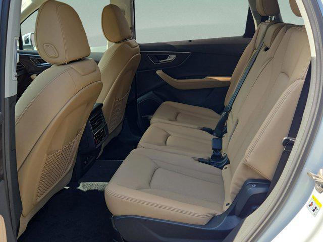 new 2025 Audi Q7 car, priced at $68,395