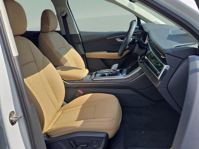 new 2025 Audi Q7 car, priced at $68,395