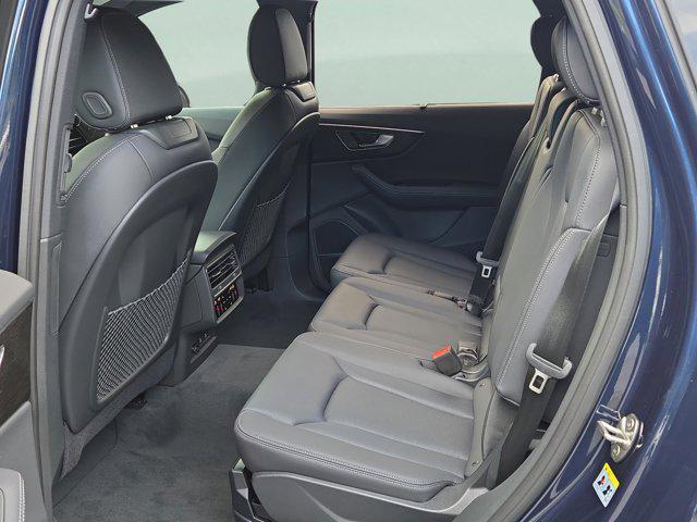 new 2025 Audi Q7 car, priced at $66,895