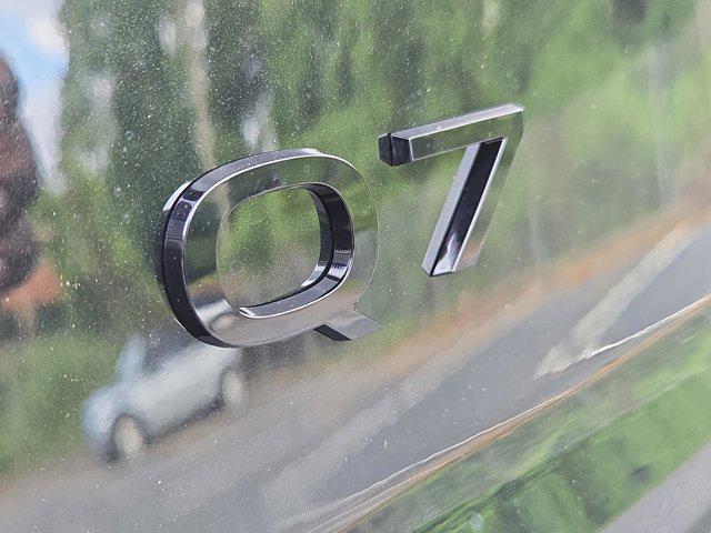 new 2025 Audi Q7 car, priced at $67,726