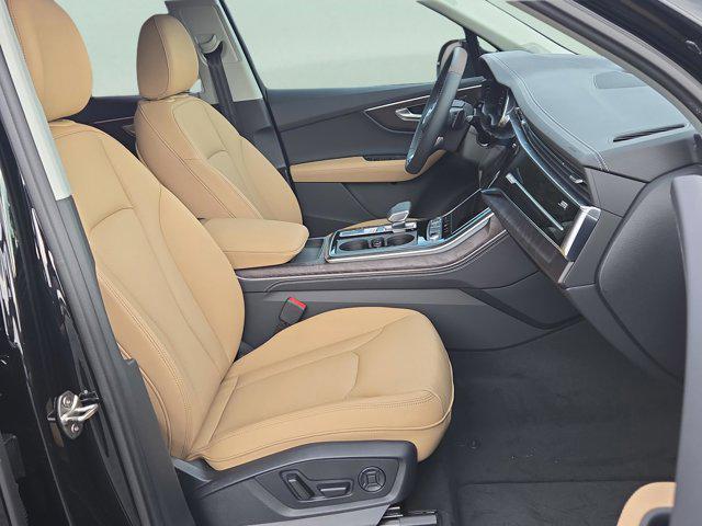 new 2025 Audi Q7 car, priced at $67,726