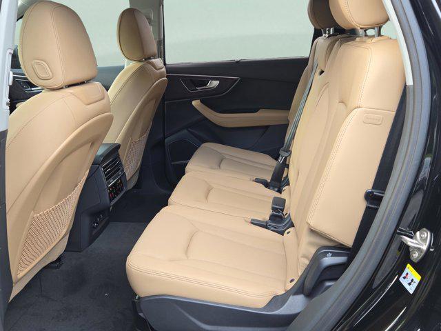 new 2025 Audi Q7 car, priced at $67,726