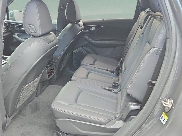 new 2025 Audi Q7 car, priced at $68,656
