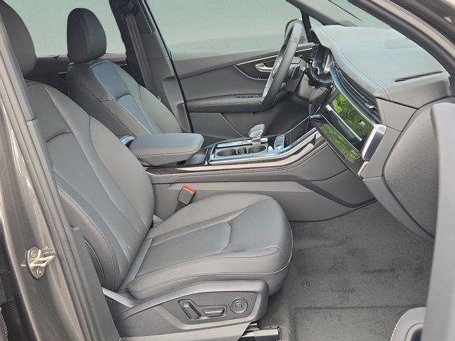 new 2025 Audi Q7 car, priced at $68,656