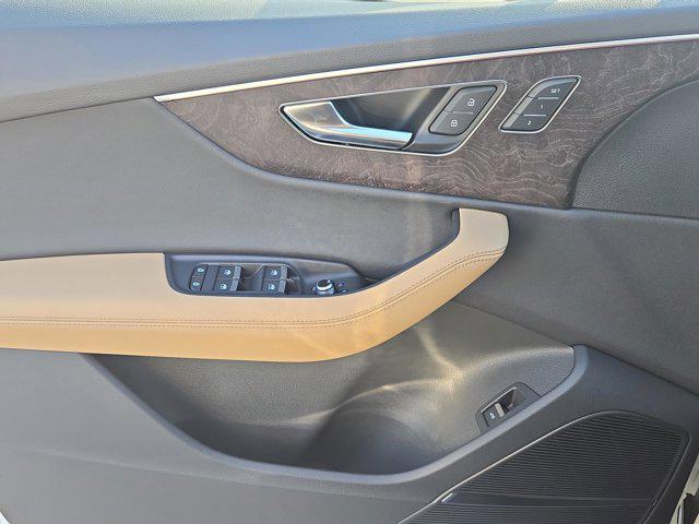 new 2025 Audi Q7 car, priced at $69,226