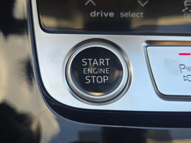 new 2025 Audi Q7 car, priced at $69,226