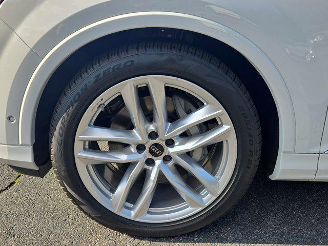 new 2025 Audi Q7 car, priced at $69,226