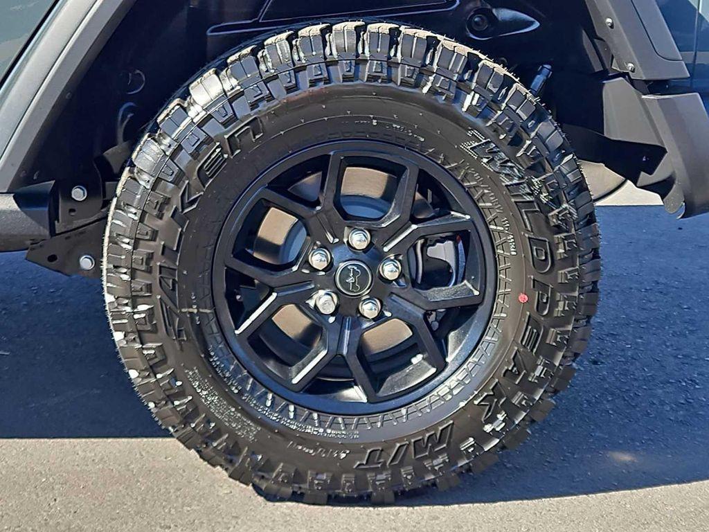 new 2025 Jeep Wrangler car, priced at $48,615