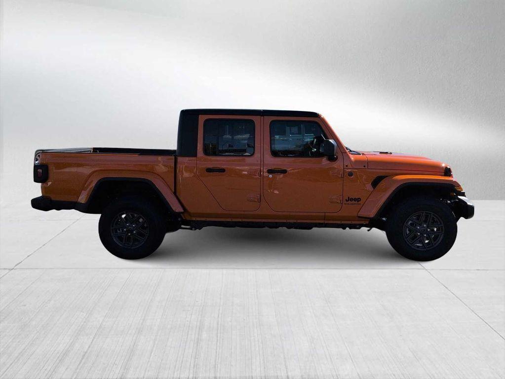 new 2025 Jeep Gladiator car, priced at $41,450