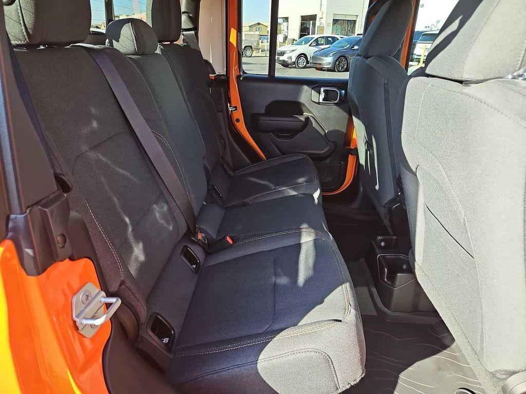 new 2025 Jeep Gladiator car, priced at $45,323
