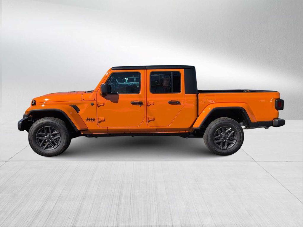 new 2025 Jeep Gladiator car, priced at $41,450